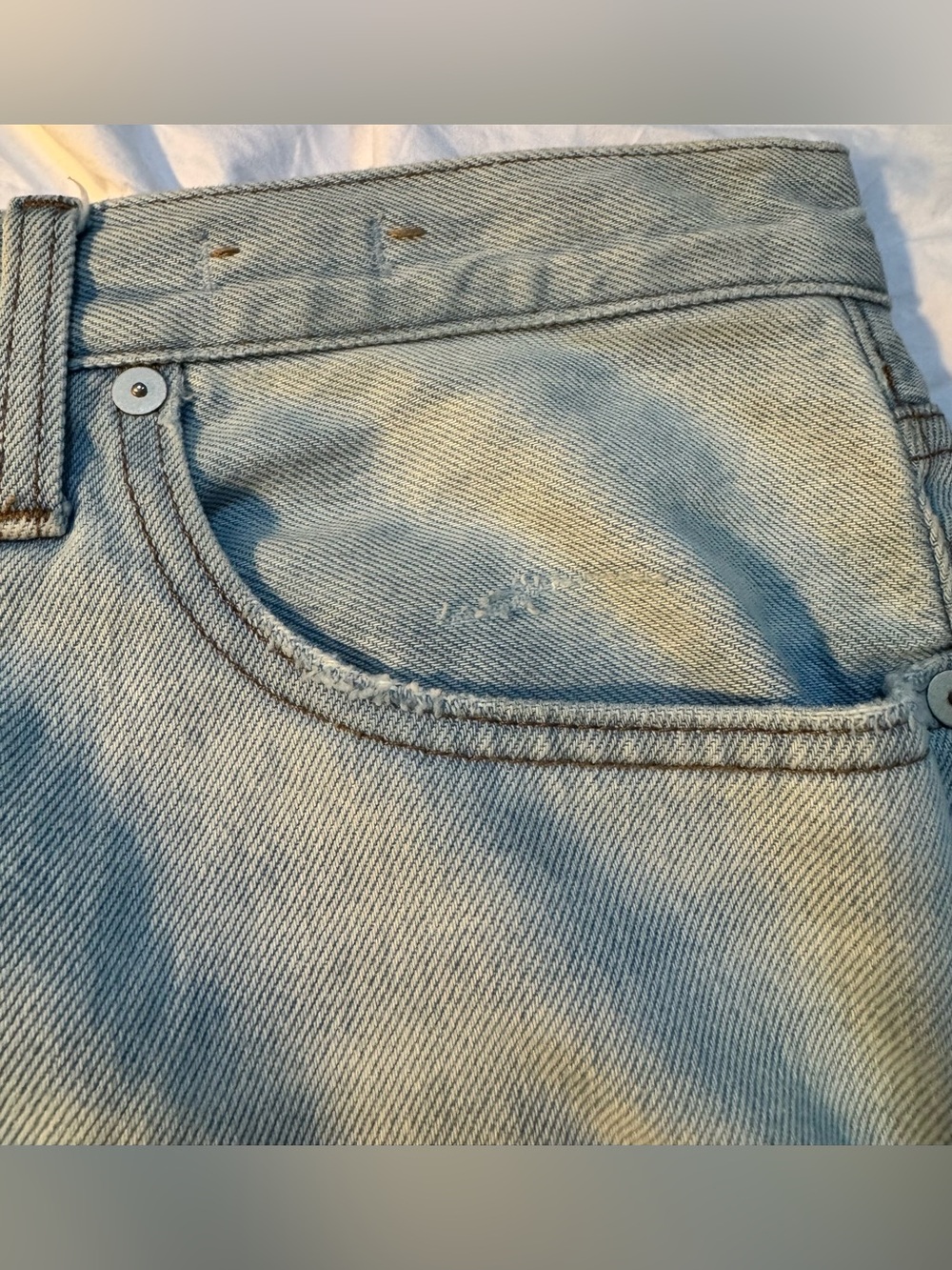 Madewell Relaxed Denim Shorts Women’s 28 Light Wash Raw Hem 100% Cotton - Picture 3 of 15